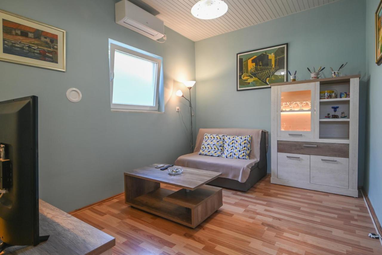 Apartment Zelina Mali Losinj Exterior photo