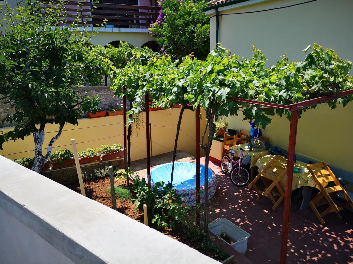 Apartment Zelina Mali Losinj Exterior photo